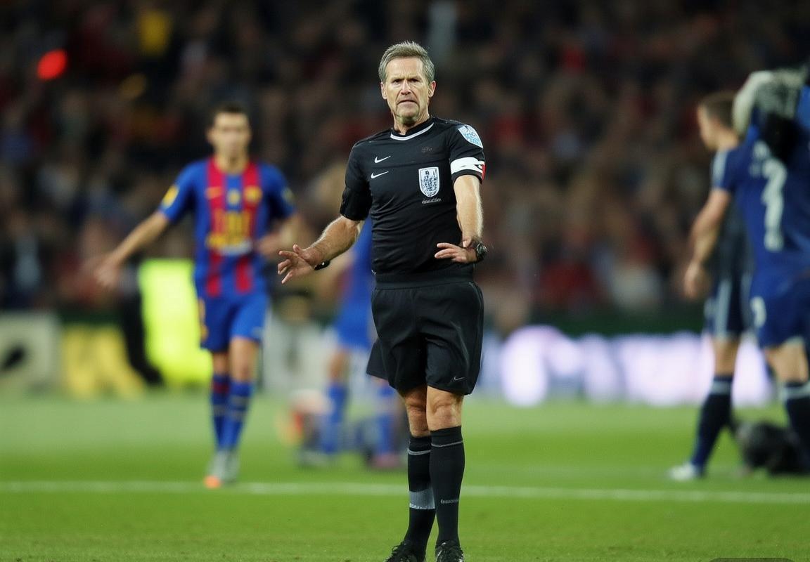 巴萨切尔西对决裁判争议解析：判罚焦点与影响评估