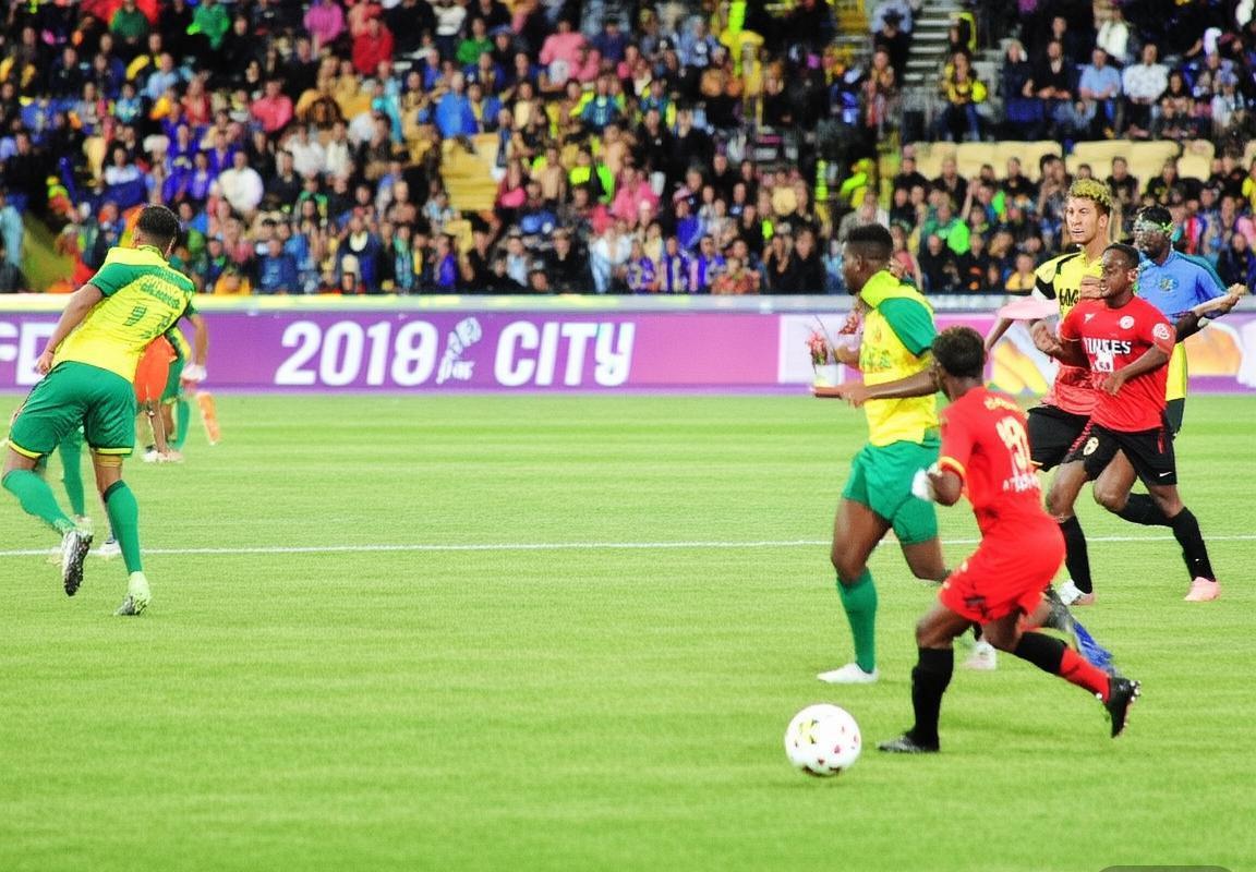 布城VS狼队友谊赛：激情对决精彩瞬间回顾